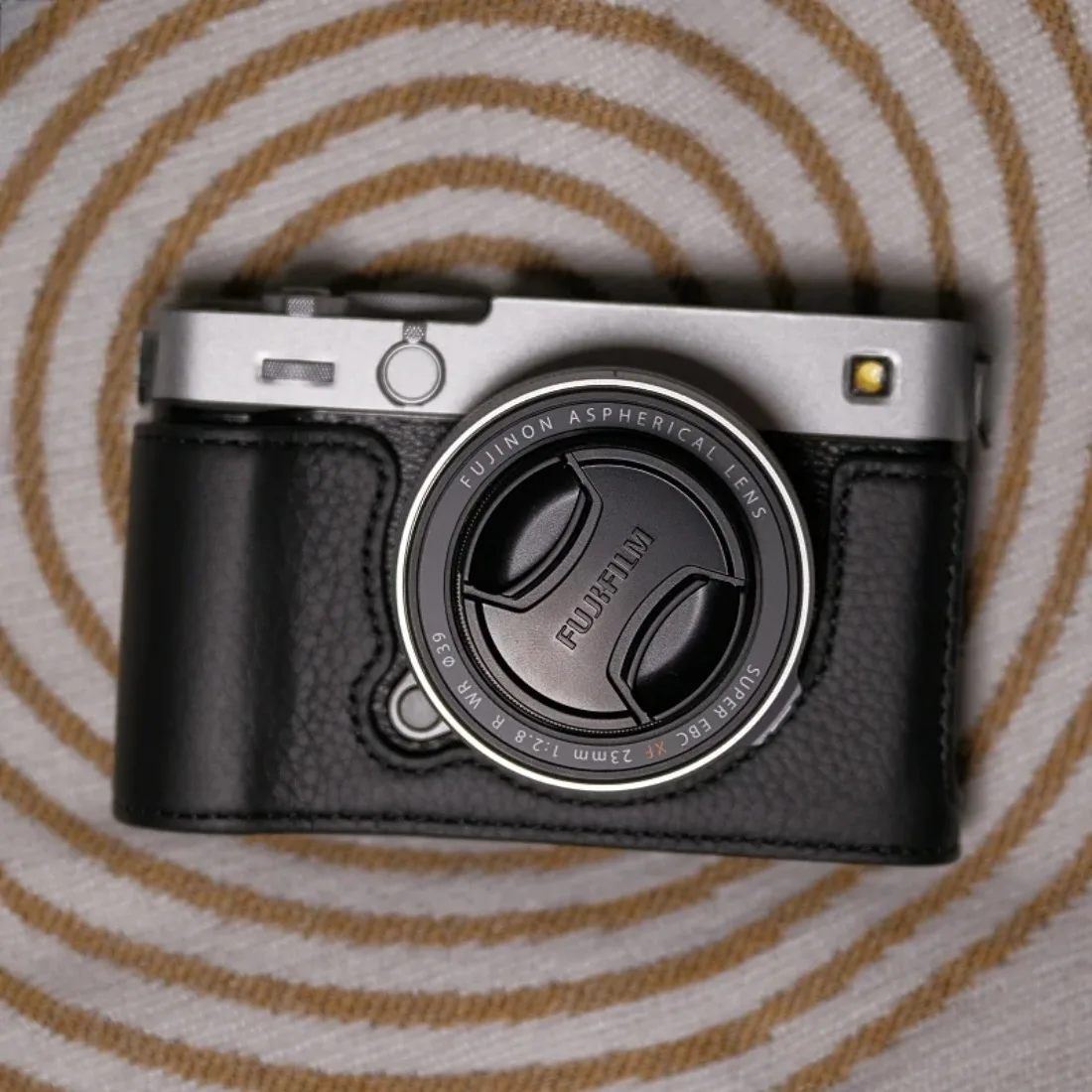 Handgefertigte echte Kameratasche Halbe Hülle für Fujifilm X-E5 Fuji XE5 Echtleder Schutzhülle Box Base Zubehör Image