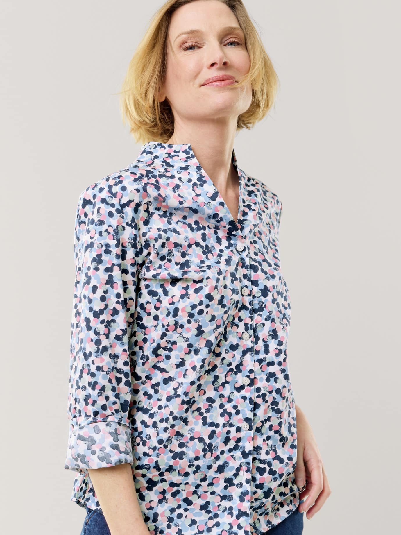 Extraglatt-Bluse Kelchkragen Image