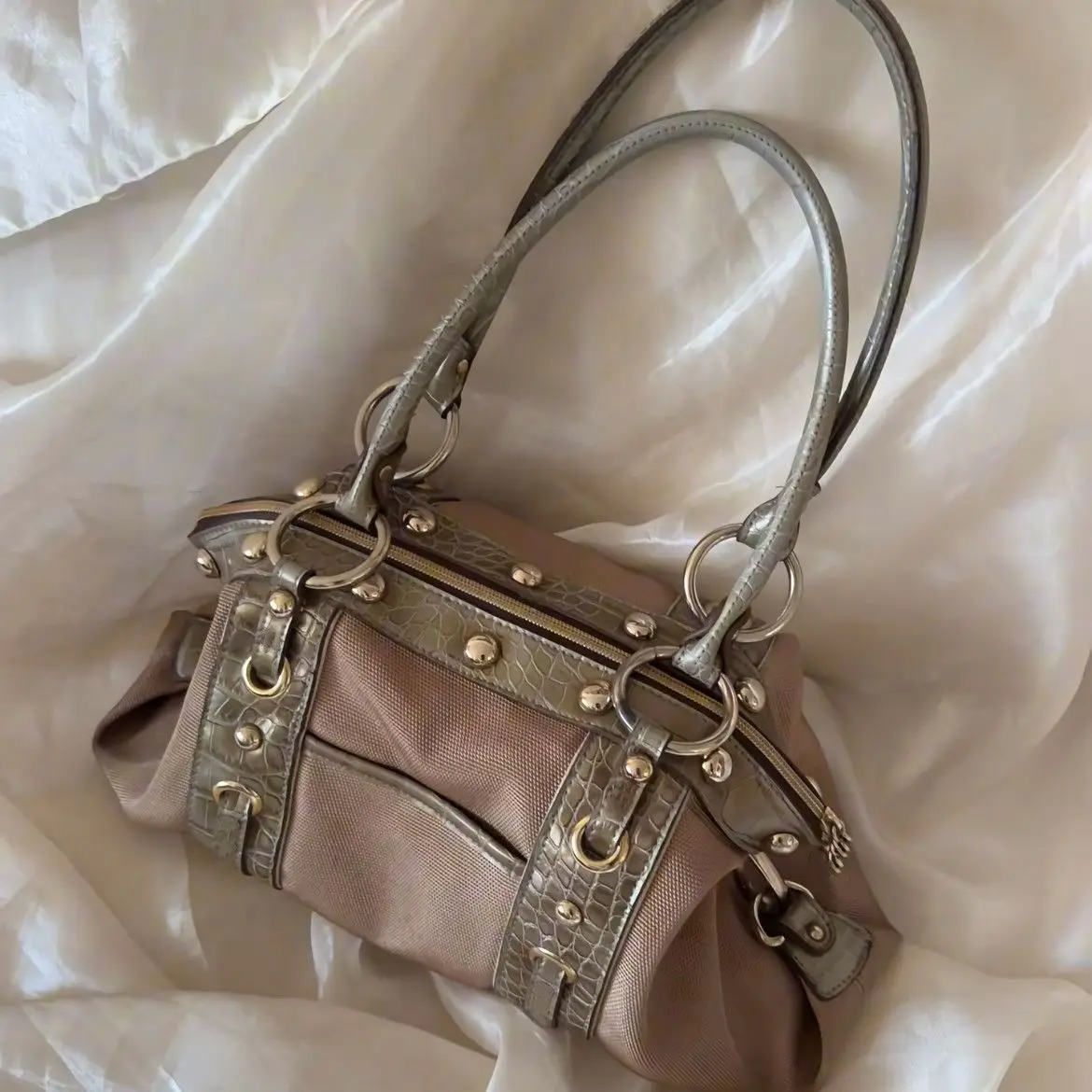 Hot Girl Vintage Y2k Silber Dome Stud Tote Tasche Frauen Patchwork Große Kapazität Unterarm Tasche Damen Harajuku Stil Schulter Taschen