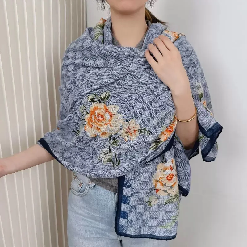 Modischer Rosenblütenschal aus Baumwolle und Leinen für Herbst und Winter, großer quadratischer Schal mit Sonnenschutz für die Reise Image