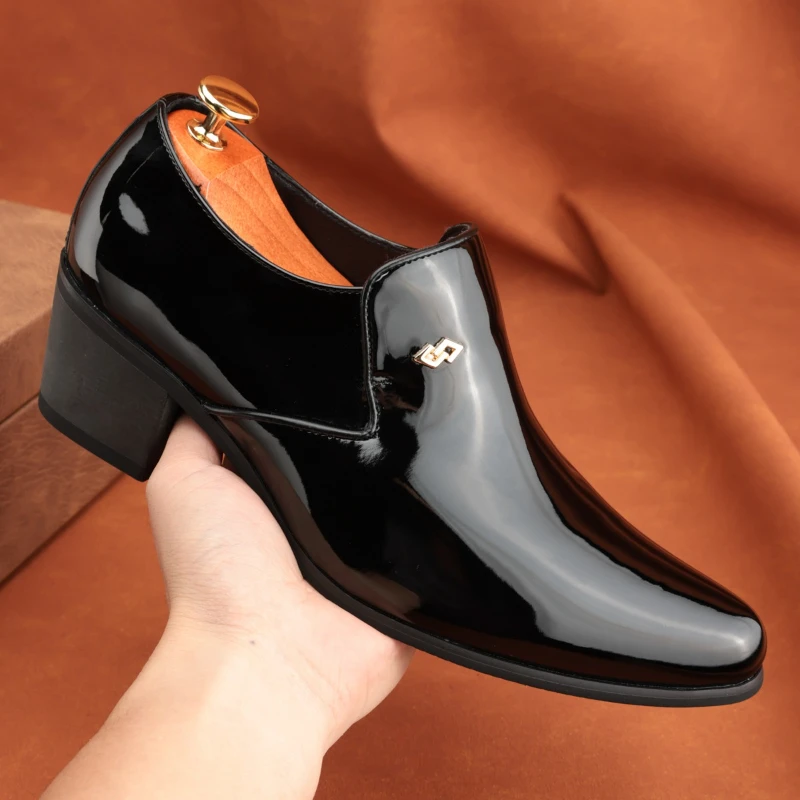 Männer High Heels PU Spitz Mode Einfarbig Klassische Business Casual Männer Schuhe Größe 38-46