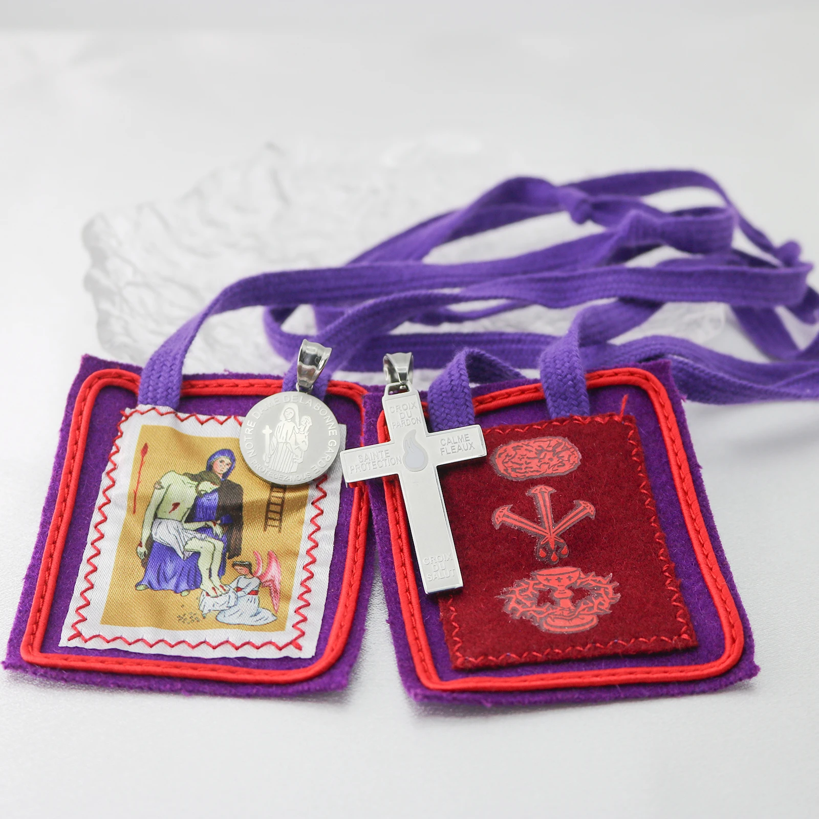 Katholische Marie Julie Jahenny Lila Skapulular der Benedikt und Schutz Halskette Geschenk für Kirche Escapularien Catolicos Image