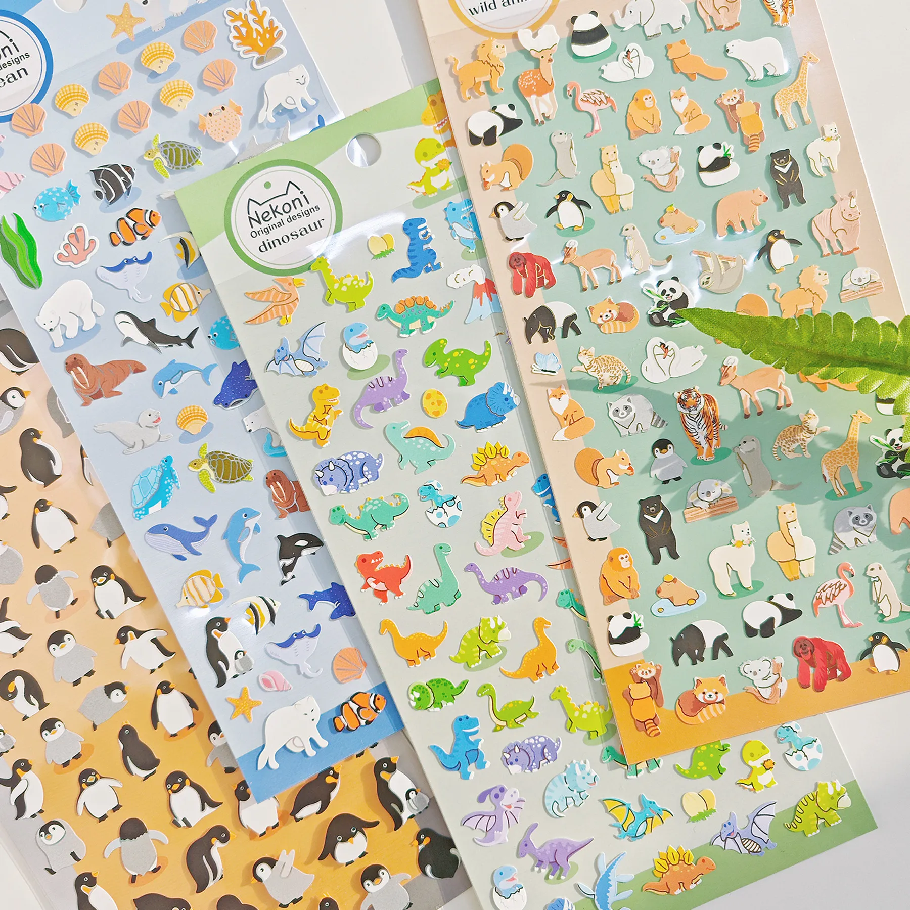 NEKONI Tiere Welt Pinguin Dinosaurier Papier Aufkleber Scrapbooking DIY Journaling Schreibwaren Tagebuch Niedliche Aufkleber Schulbedarf Image