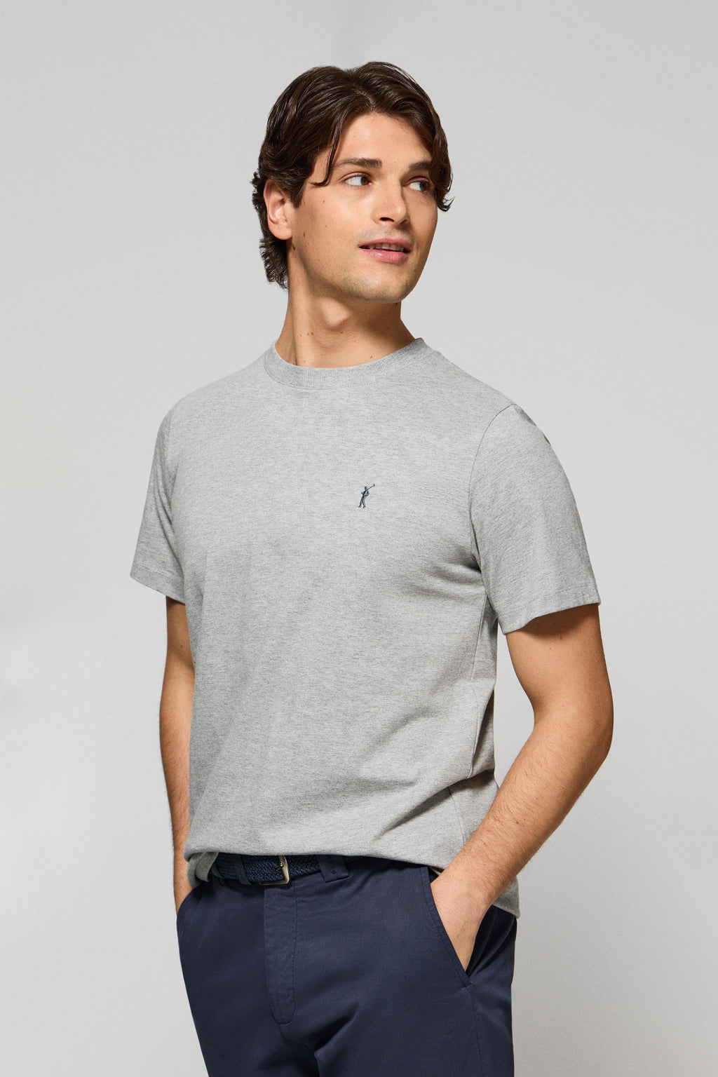 T-Shirt grau meliert mit Rundhalsausschnitt und Rigby Go Stickerei Image