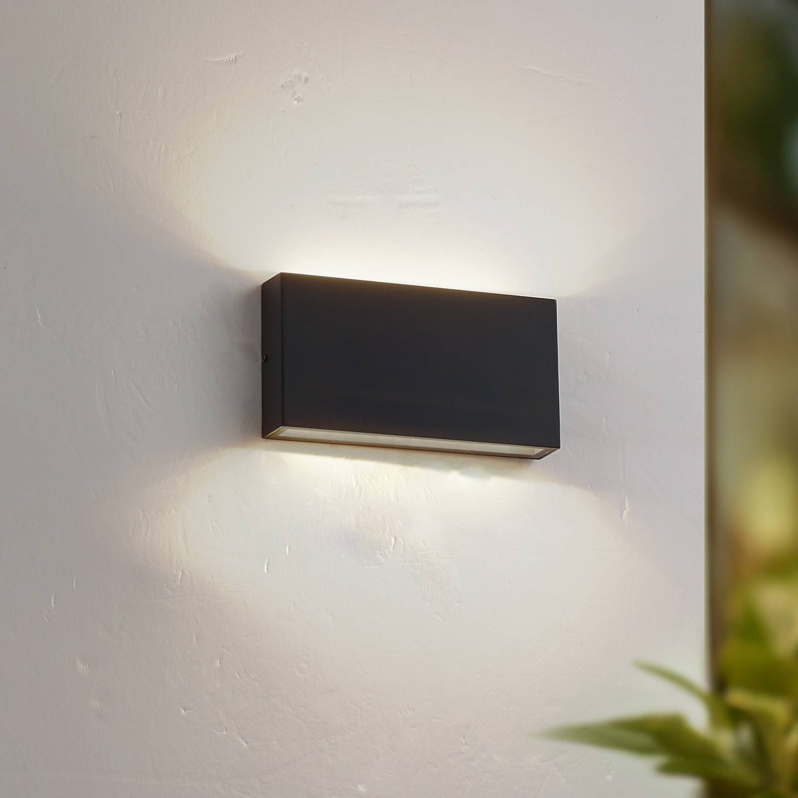 Lindby LED outdoor wall lamp Jarte, black, metal, 17 cm, IP54 Jarte, Black, Aluminium, Modern, Outdoor Wall Light