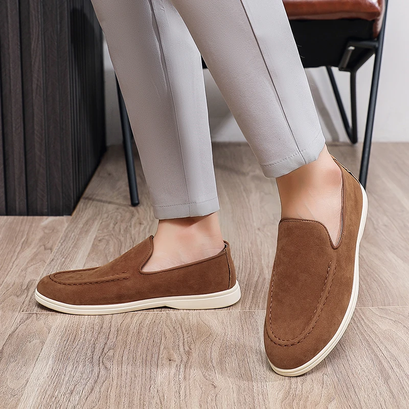 Mocassini comfort in pelle scamosciata da uomo, scarpe slip-on casual piatte, appartamenti in pelle scamosciata alla moda, mocassini classici in morbida pelle con punta tonda 2026