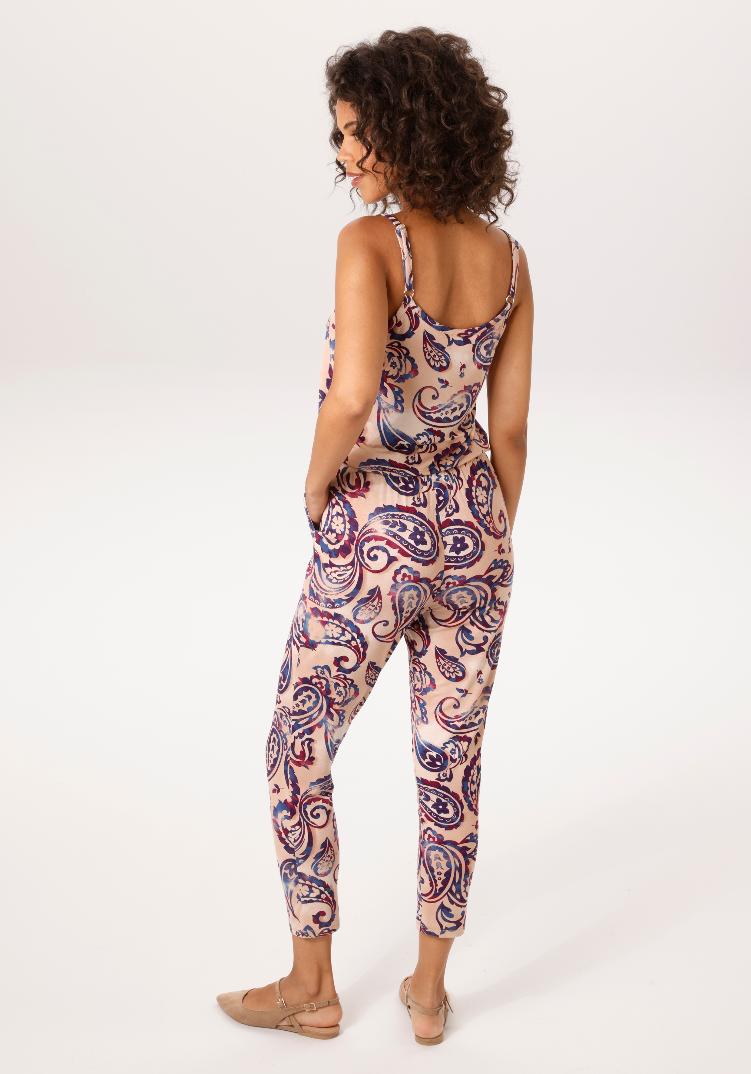 Overall ANISTON CASUAL, Damen, Gr. 38, N-Gr, beige, hellbeige, bordeaux, blau, Single Jersey, Obermaterial: 95% Viskose, 5% Elasthan, Paisley, bedruckt, figurumspielend wadenlang, Overalls Overall, mit großflächigem Paisley-Muster im Batik-Look -...
