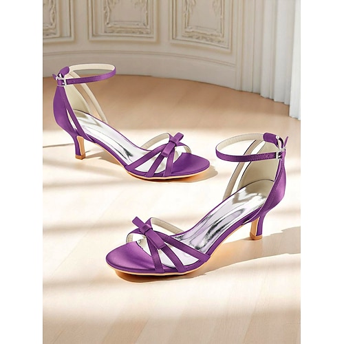 Damen-Vintage-Sandalen aus Satin in Grün mit Riemchen und Kitten Heel und Schleifendetail im Stil der 1950er – elegante Abendschuhe für Hochzeitsgäste, Cocktailpartys und formelle Anlässe Image
