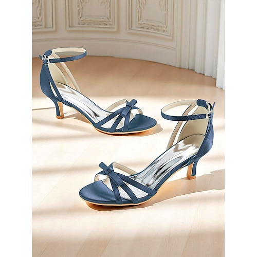 Damen-Vintage-Sandalen aus Satin in Grün mit Riemchen und Kitten Heel und Schleifendetail im Stil der 1950er – elegante Abendschuhe für Hochzeitsgäste, Cocktailpartys und formelle Anlässe Image
