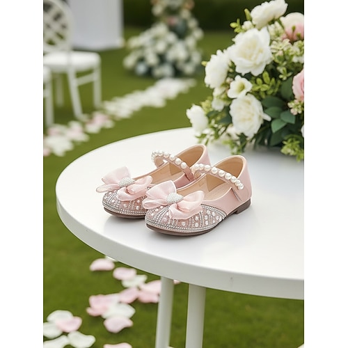 Elegante, flache Prinzessinnenschuhe aus Kunstleder mit Strassspitze, verziert mit Perlenriemen und Schleife für kleine Mädchen, bequeme Hochzeitsschuhe mit niedrigem Absatz, perfekt für Image