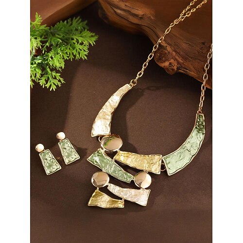Statement-Schmuckset aus einer Legierung im Boho-Stil für Damen: Halskette und Ohrringe in verschiedenen Farben und mit geometrischen Mustern. Elegante Accessoires im Boho-Look, perfekt für Freizeit, Urlaub, Festivals und Partys. Image