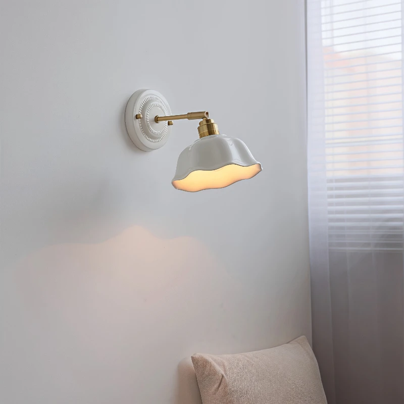 Nordic Licht Luxus Creme Stil Schlafzimmer Nacht Licht Vintage Homestay Lampe LED Schlafzimmer Wohnzimmer Blume Keramik Wand Licht