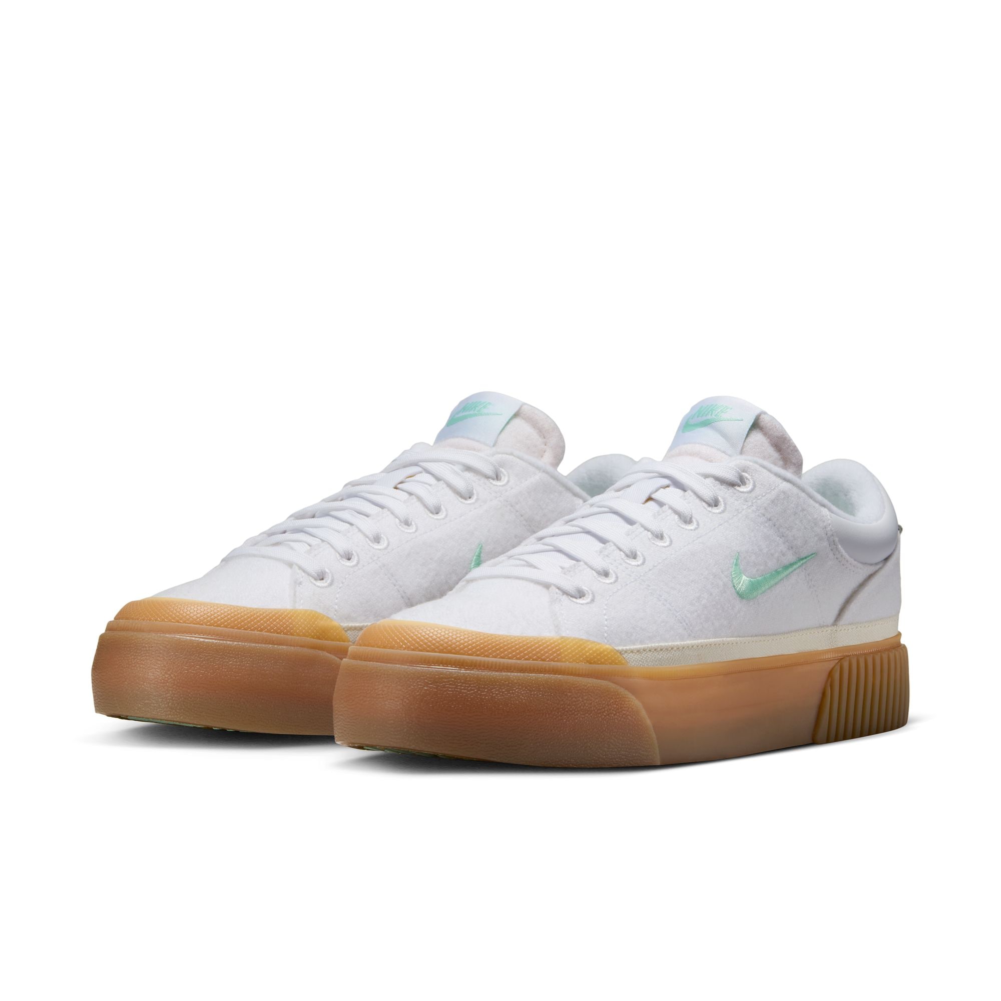 Sneaker NIKE SPORTSWEAR "WMNS COURT LEGACY LIFT", Damen, Gr. 38,5, weiß, mint foam, gum light braun, sail, Synthetik, Textil, Schuhe Sneaker
