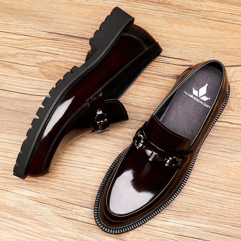 Makesiman Frühling Herren Formelle Business Lederschuhe Runde Zehen Britisches Lackleder Glänzende Herrenschuhe Echtes Leder Casual Lederschuhe Herren Trendy