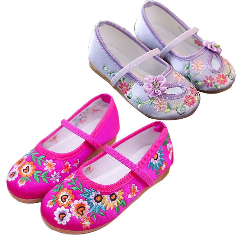 Kinderschuhe für Mädchen, Geschenk, modische Blumen-Flats, Kinder-Performance-Stickerei, Blumenshow, chinesischer Stil, Babyschuhe, Größe 25–34 Image