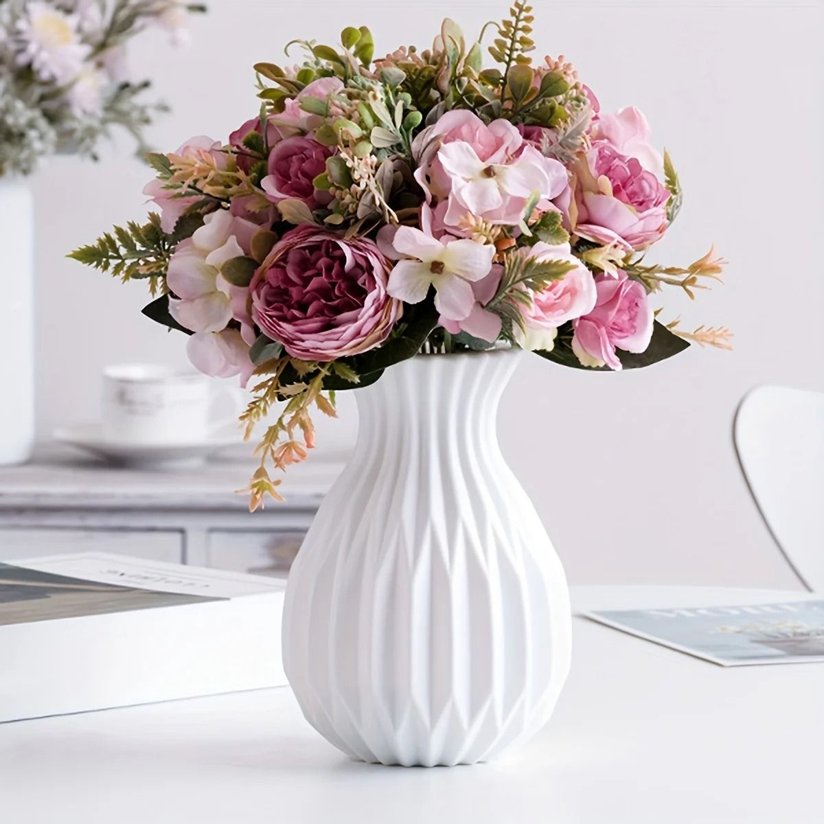 Modern Minimalist Imitation Ceramic Plastic Vase white