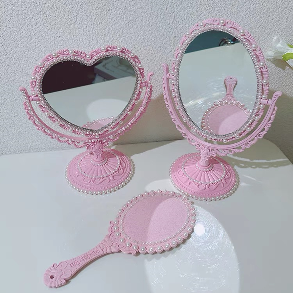 Simple Rotatable Makeup Mirror Heart Shaped Vanity Desktop Table Pink Travel Girl Gift white