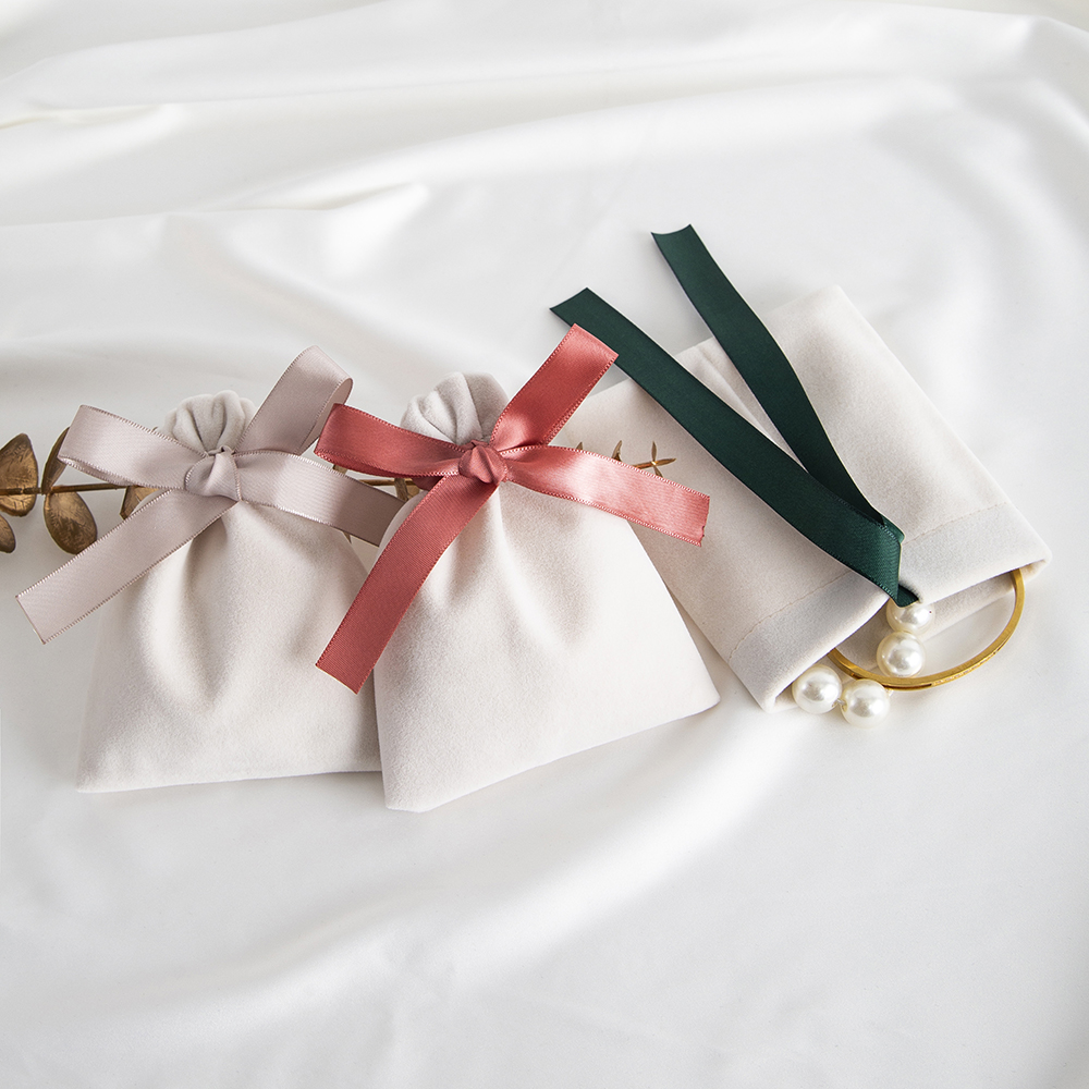 Beige Velvet Bag Jewelry Pouch, Suede Wedding Favors, Gift Packaging For Earrings, Bracelets, Candy nude Pink Silk 15x20cm