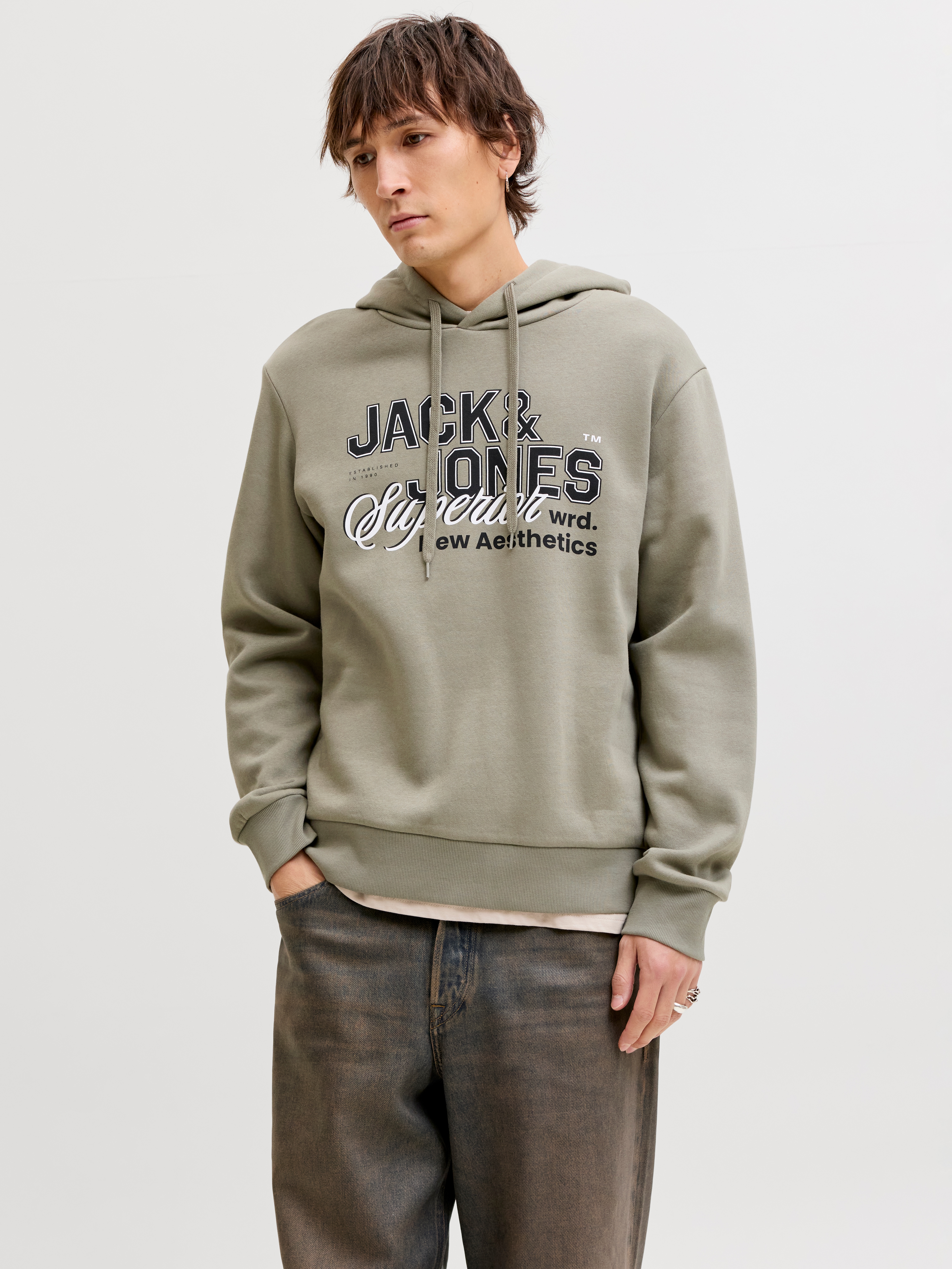 Kapuzensweatshirt JACK & JONES "JJELOGO SWEAT HOOD 2 COL 25/26 NOOS", Herren, Gr. M, vetiver, angeraute Sweatware, Obermaterial: 70% Baumwolle, 30% Polyester, bedruckt, regular fit normal, Rundhals, Rippbündchen, Sweatshirts, mit stylischem Print
