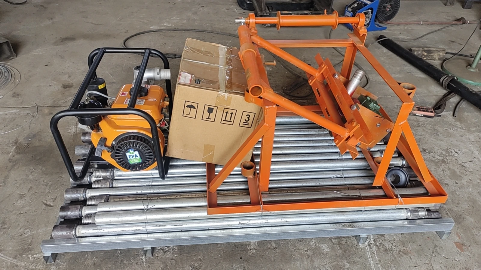 Maßgeschneidertes Familiengebrauch, kleines faltbares Bohrgerät, 60 m, 80 m, 100 m Motor, Mini-Wasserbrunnen-Bohrgerät mit Wasserpumpe Image