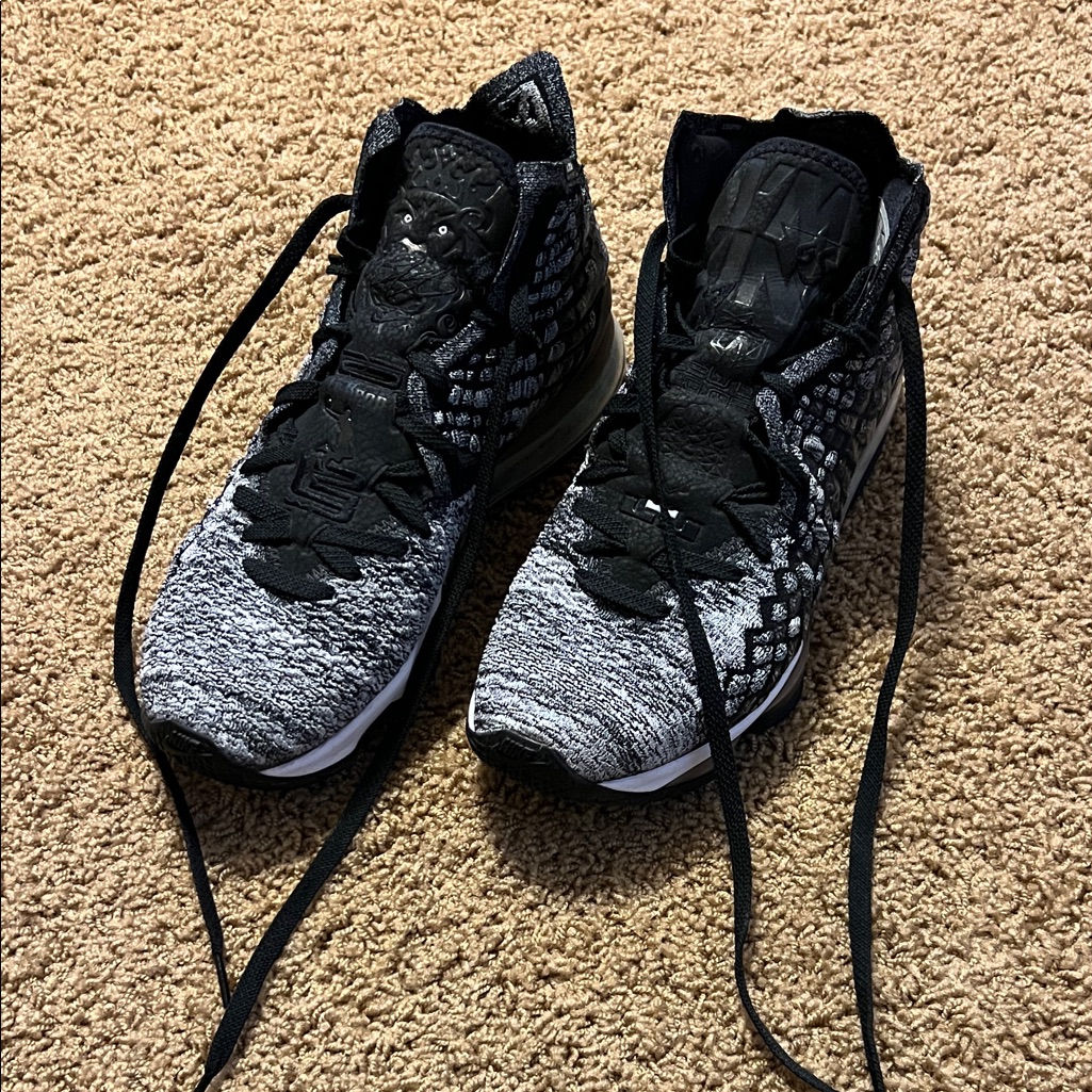 Nike Shoes | Men’s Nike Basketball Shoes | Color: Black/Gray | Size: 12