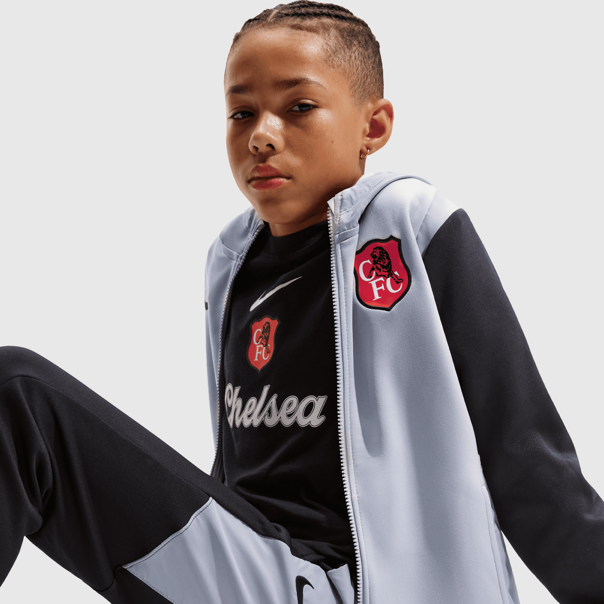 Chelsea Nike Polywoven Trainingsanzug – Grau – Kinder Image