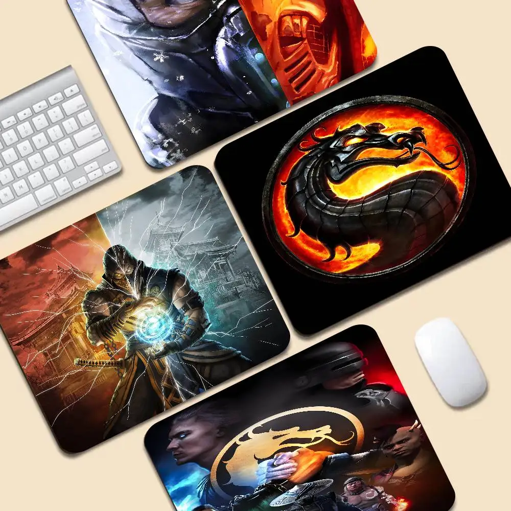 M-Mortal Kombat Mauspad, 25 x 29 cm, groß, quadratisch, für Computer, Büro, Spieltisch, Gummi, rutschfeste Mauspads, kleine Deko-Schreibtischunterlagen Image