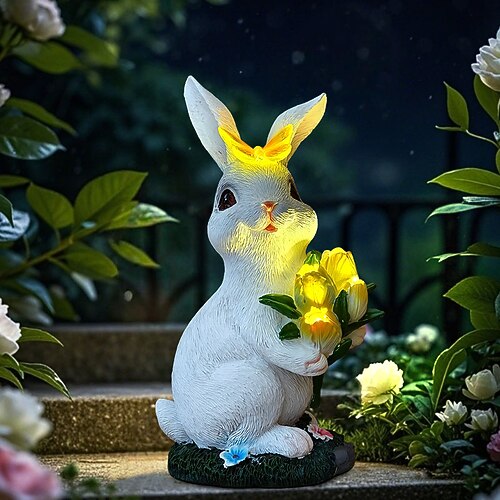 Osterhase mit Tulpen und Schmetterling, beleuchtete Kunstharzfigur, solarbetrieben, wasserdicht, für Garten, Hof, Gartenwege und Rasen, niedliche Tierfigur für Bauernhof und Landschaftsgestaltung Image