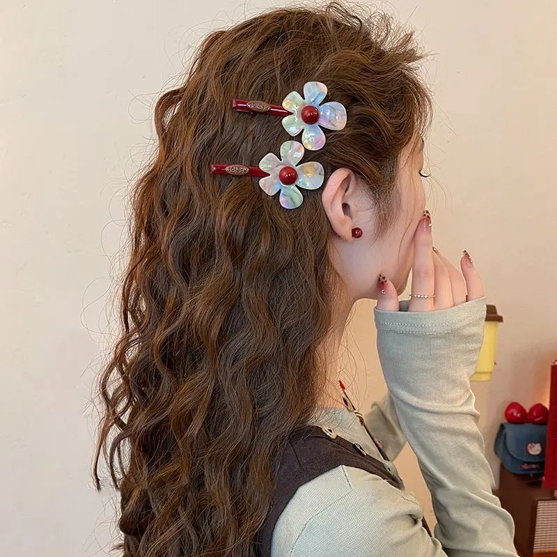 2 Stück koreanische irisierende Acetat-Blumen-Haarspangen – seitliche Haarspangen für Pony Image