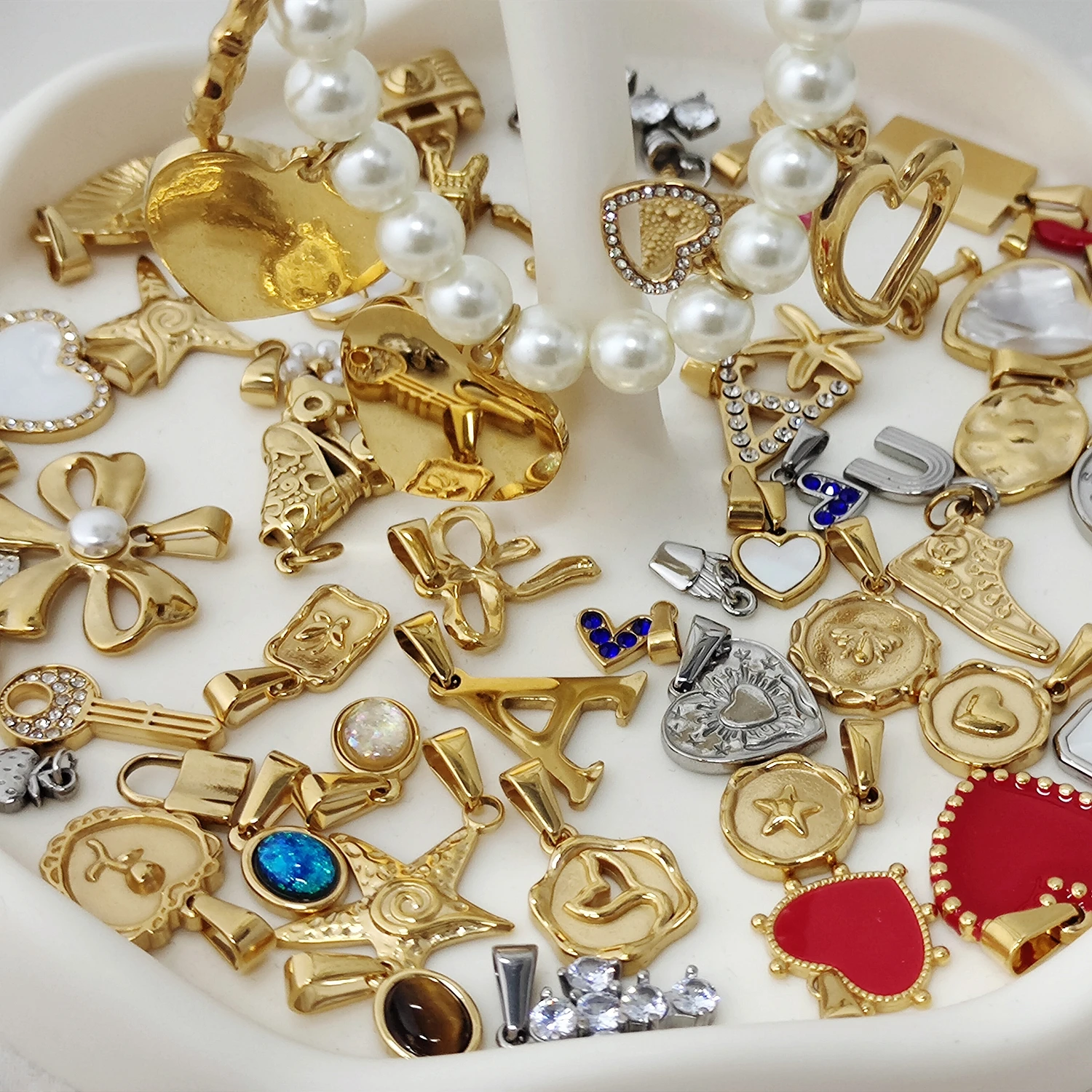 Gioielli di lusso da donna in oro placcato a forma di cuore ciondolo a forma di cuore anallergico in acciaio inossidabile rotondo ciondolo bracciale collana