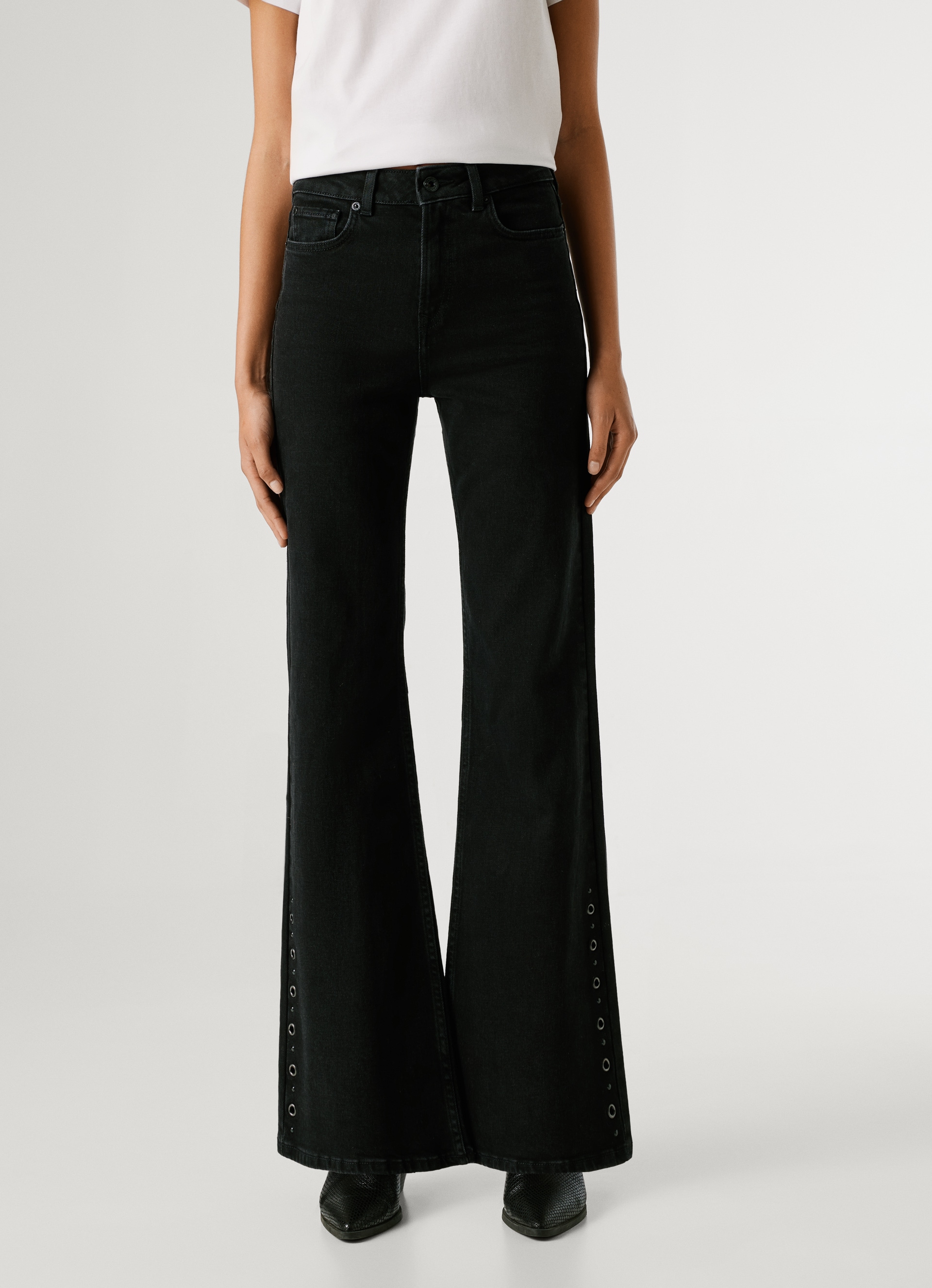 High-waist-Jeans PEPE JEANS "WILLA BLK", Damen, Gr. 29, Länge 32, schwarz, Denim/Jeans, Obermaterial: 99% Baumwolle, 1% Elasthan, unifarben, ausgestellt lang, Jeans High-Waist-Jeans, Flare Leg, mit dekorativen Nieten