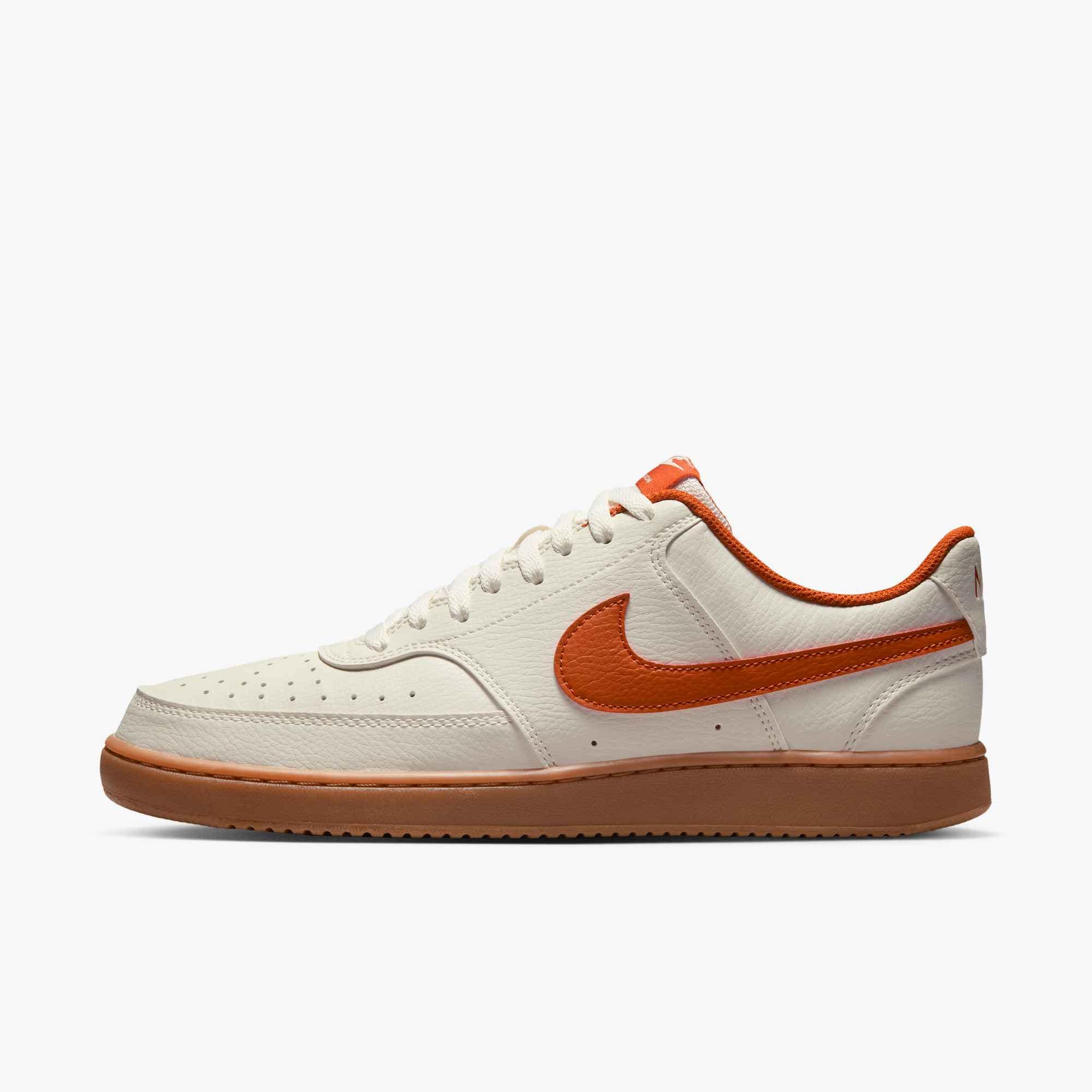 Sneaker NIKE SPORTSWEAR "NIKE COURT VISION LO", Herren, Gr. 44,5, sail, campfire orange, gum med braun, Synthetik, Schuhe Sneaker
