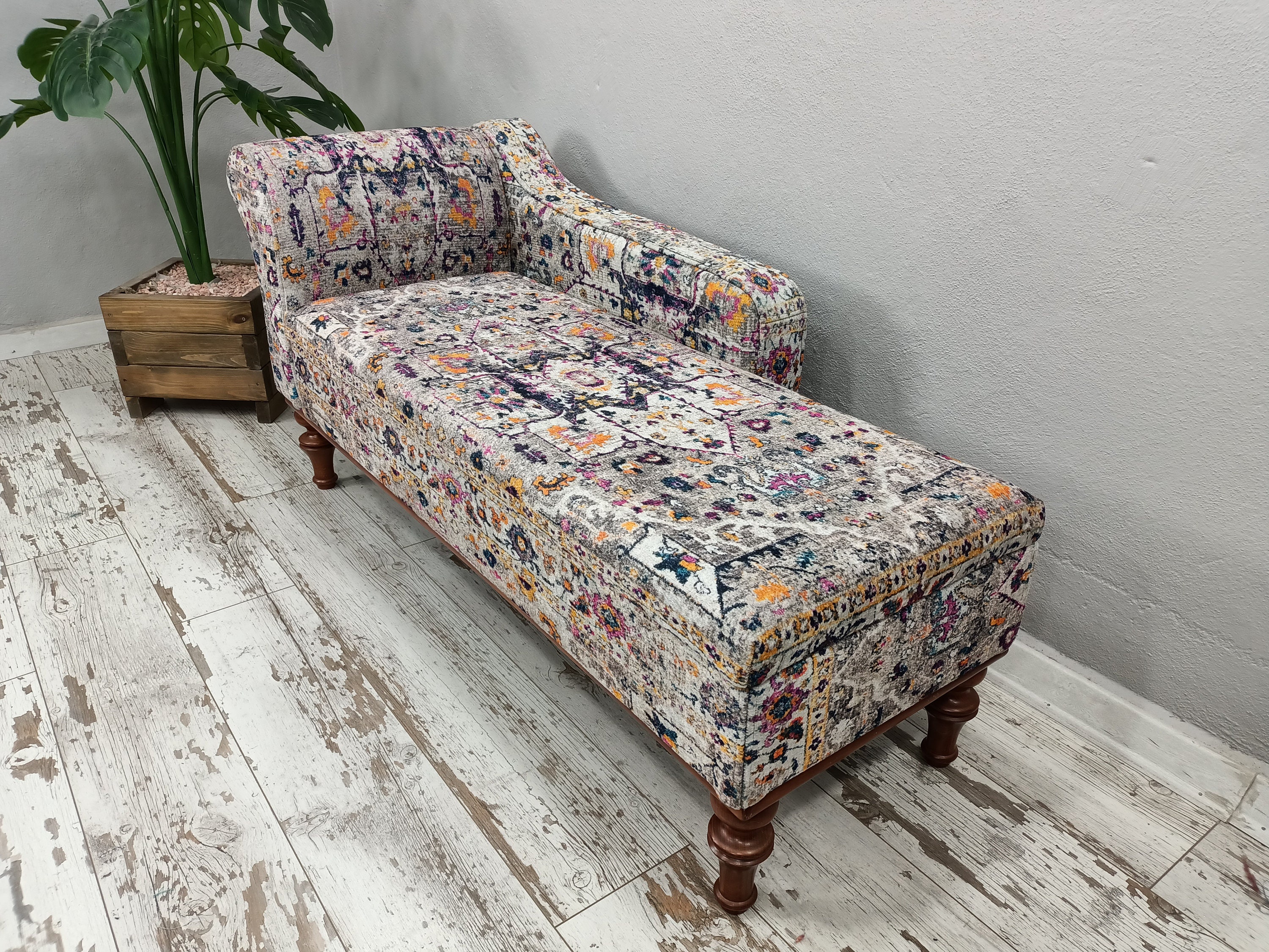 Divano imbottito, Divano chaise longue, Divano contenitore, Divano relax, Divano con fiori, Divano fatto a mano, Divano letto, Divano da camera da let