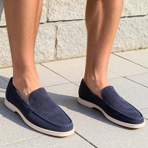 Lässige Herren-Slipper, bequemes Obermaterial aus Wildleder, leicht anzuziehen, perfekt für Strand, Resort und Urlaub. Image