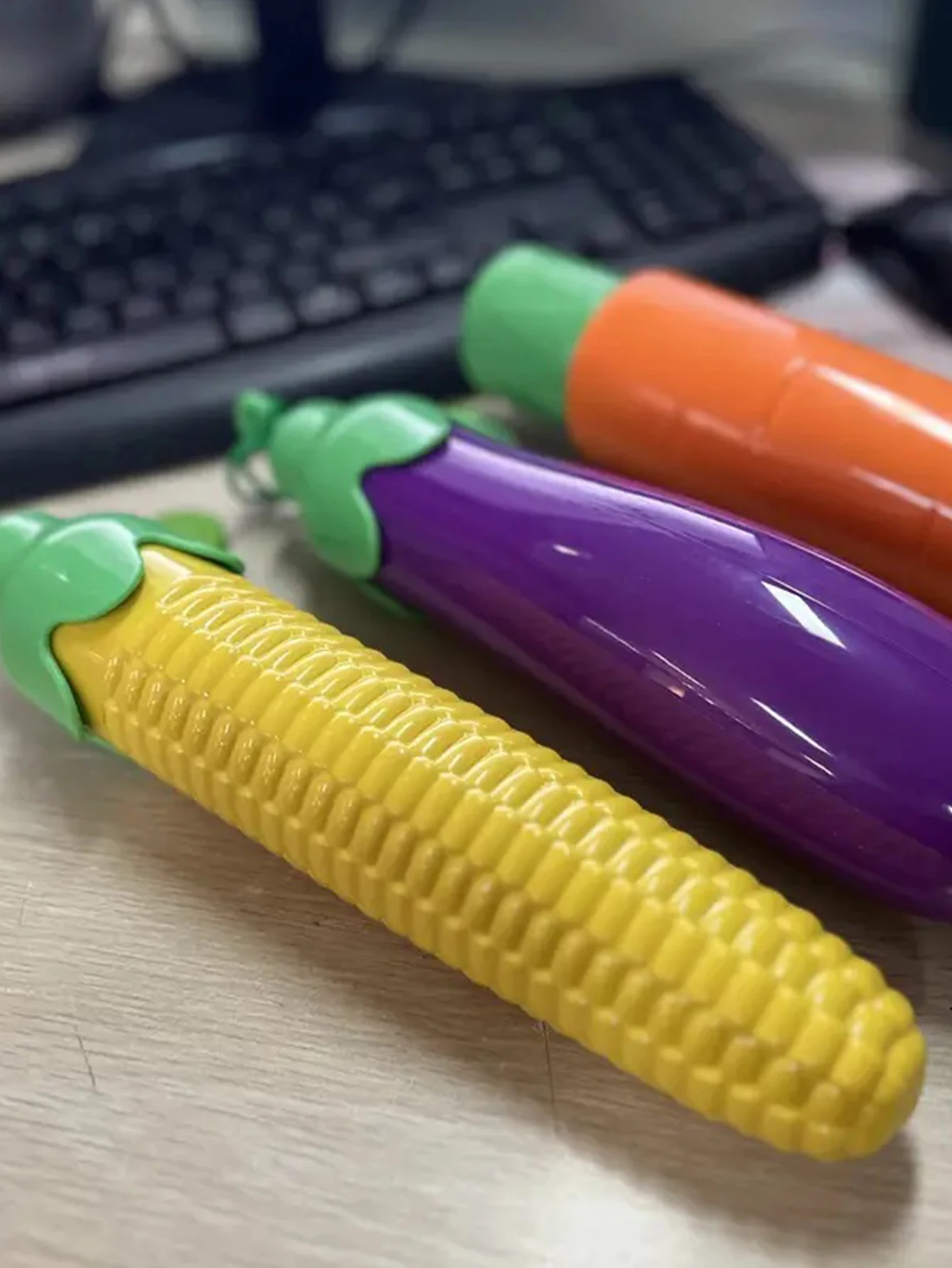 Kreatives Gemüse, Obst, Sonnenschirme, Aubern, niedliche UV-beständige faltbare Sonnenschirme, roter Rettich, maismusförmiger Regenschirm Image