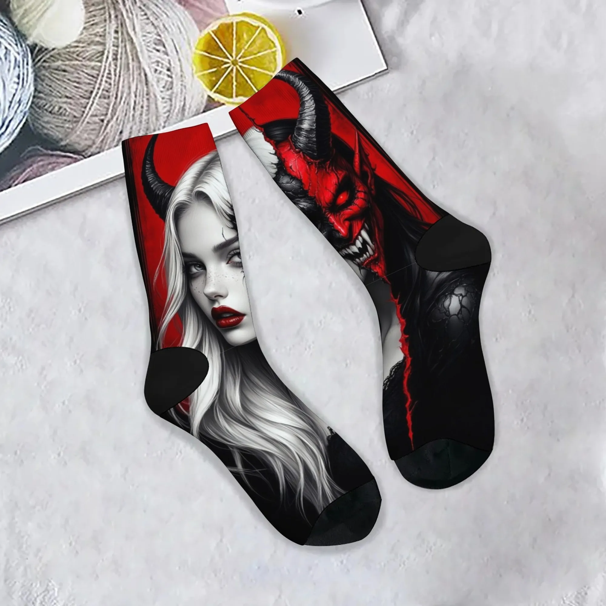 Dark Devil Girl Retro-Mode-Herrensocken im Gothic-Stil, Crazy Street Hip-Hop, lustige Socken, atmungsaktiv, rutschfest, lässige Sportsocken Image