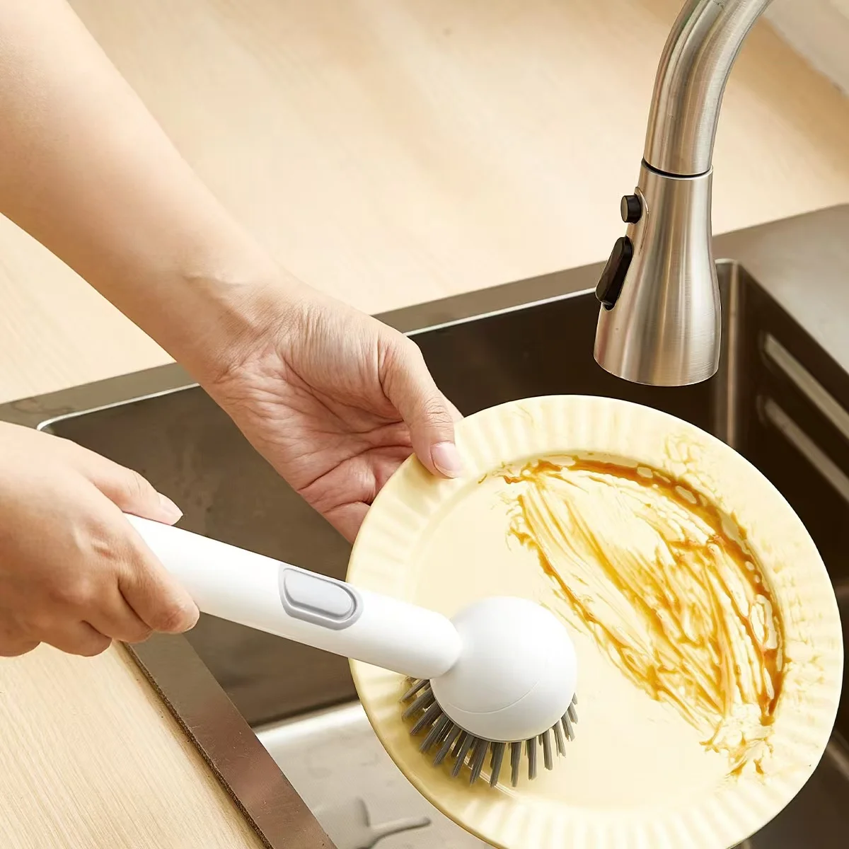 Ausgießende rotierende Pfannenbürste; Küchenreinigungsbürste mit langem Griff; Rotierende Küchenreinigungsbürste; Geschirrspülbürste mit langem Griff Image