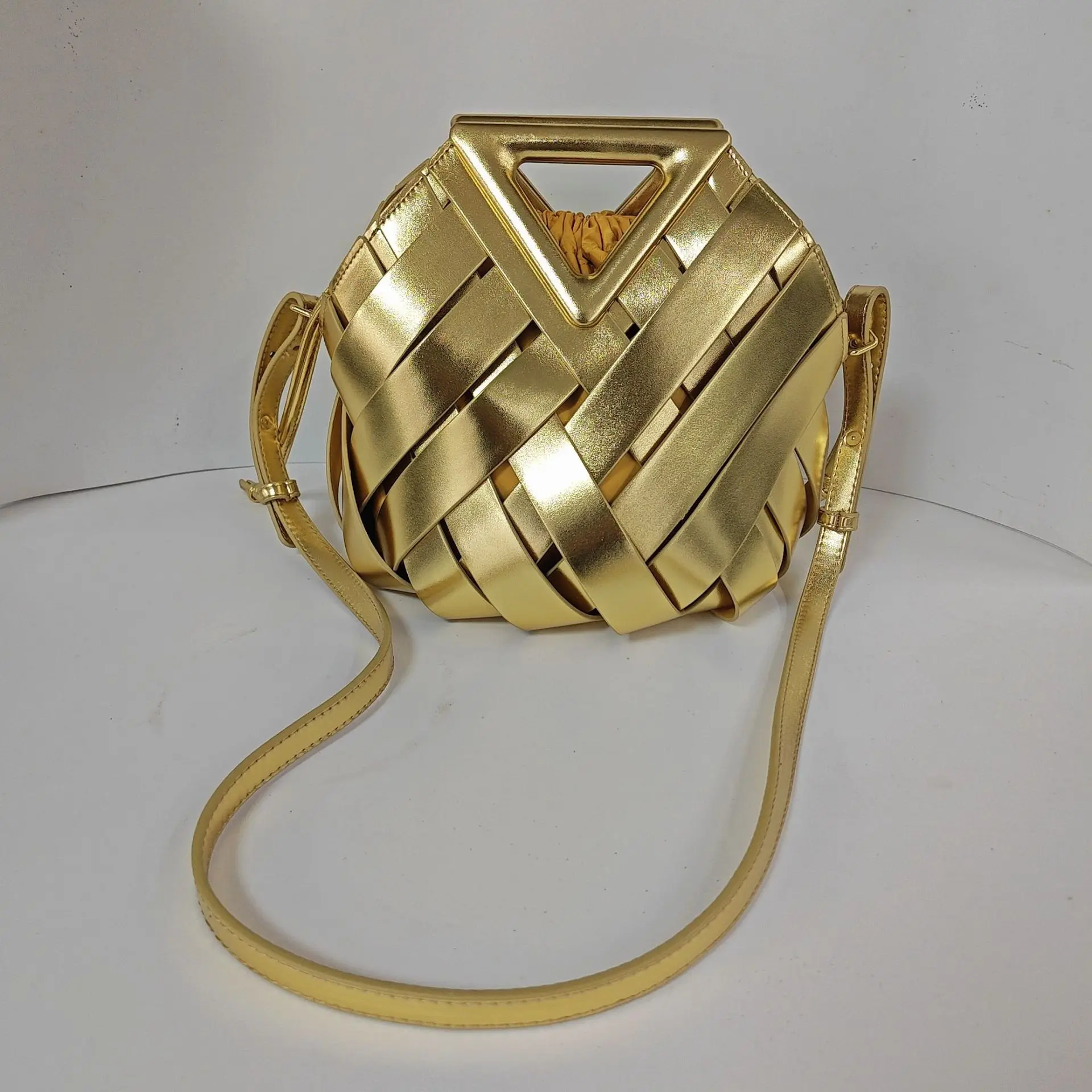 Hochwertige Designer-Marken-Damentasche, modische Umkehr-Dreieck-Handtaschen für Frauen, Piercier®® Image