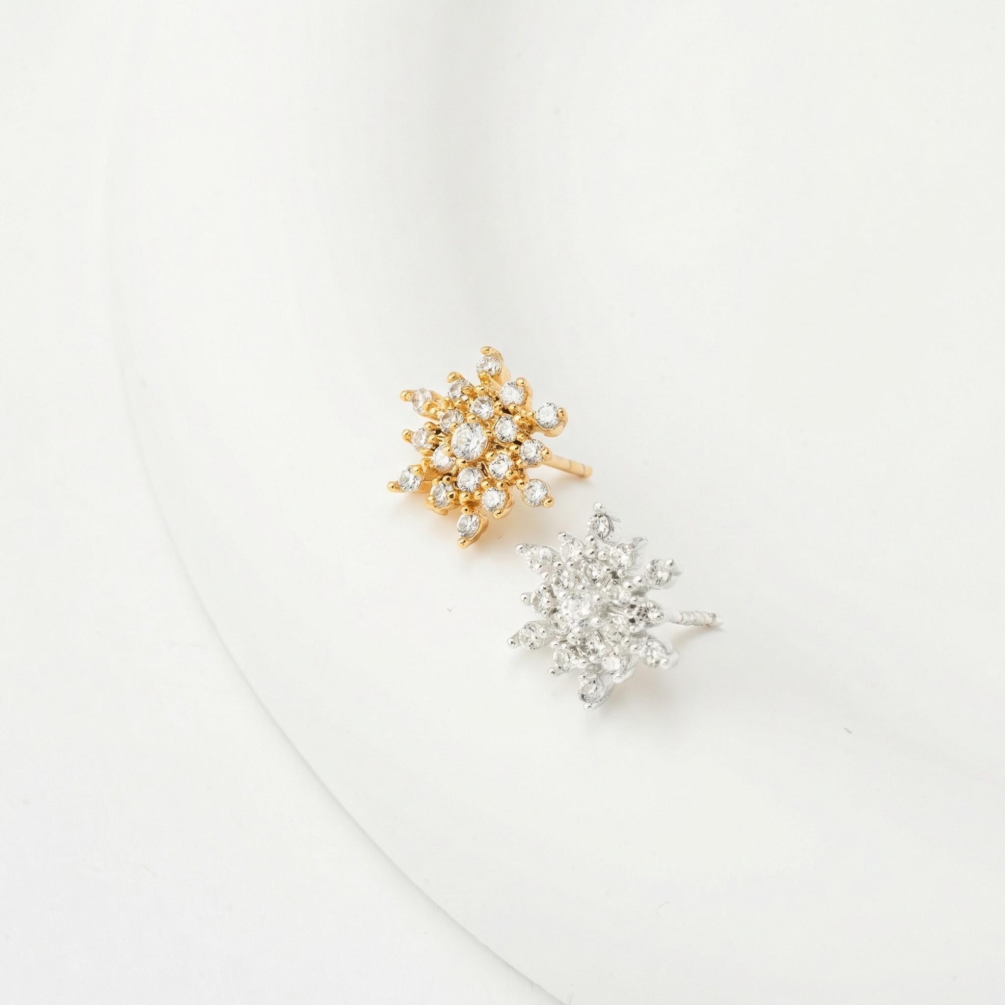 2 pezzi - Orecchini a perno con fiore cubico, orecchini a perno con fiore in zirconia cubica, creazione di gioielli, placcati in vero oro 14 carati e