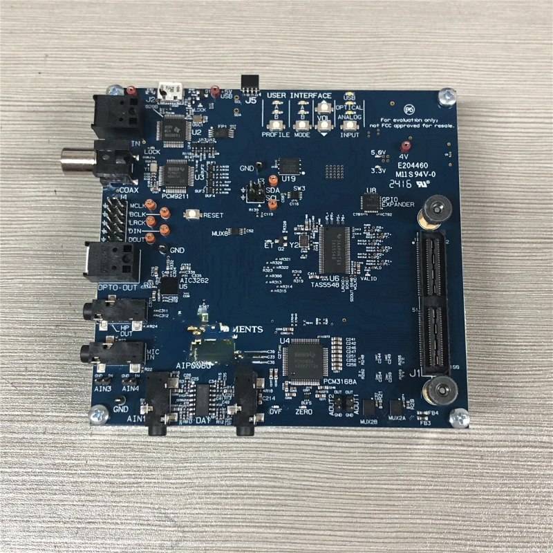 Das Self-Booting-Audiosystem -00609 bietet die Designer-Hardware- und Software-Tools, die als Referenz für Audio verwendet werden können Image