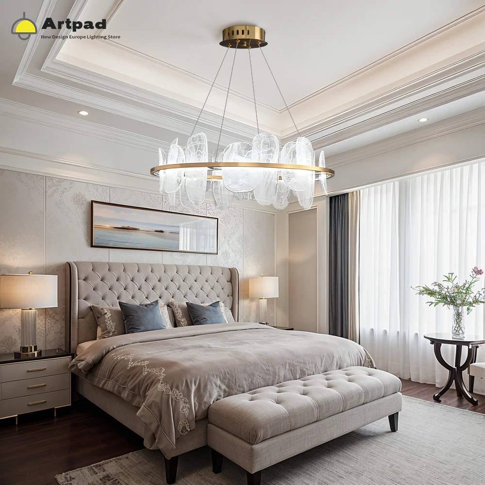 Nordischer moderner Ring-Kronleuchter für Wohnzimmer, Villa, goldfarbene runde Kupfer-LED-Pendelleuchte mit handgefertigtem Lampenschirm aus bulkigem Glas