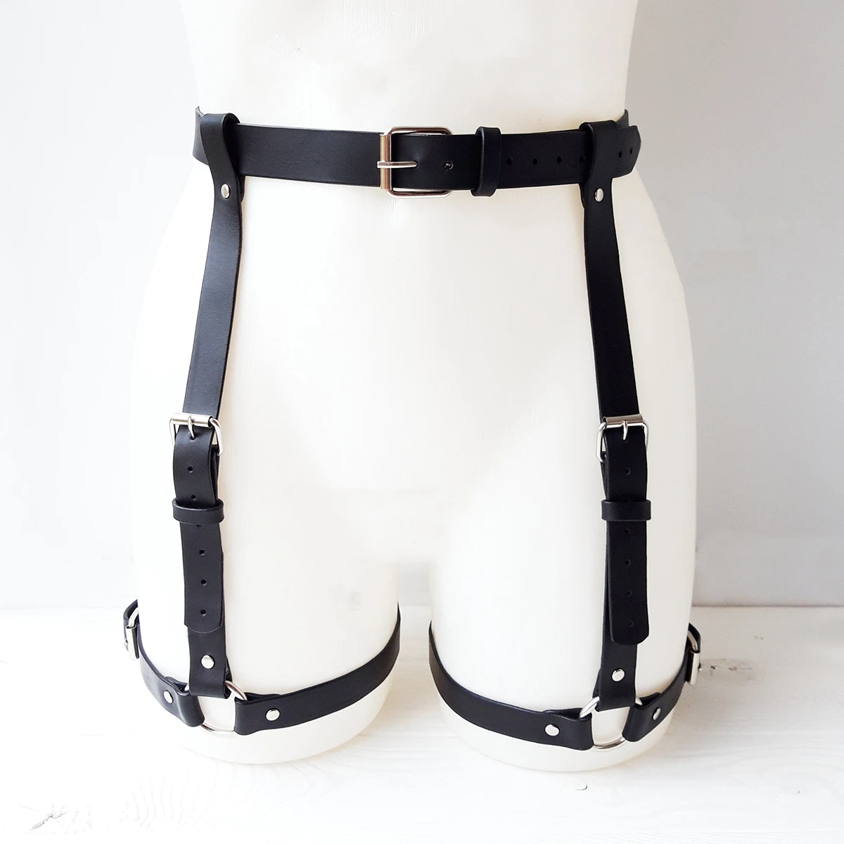 Damen Mode Verstellbarer PU-Leder Harness-Gürtel Oberschenkel-Strumpfband Bein-Harness Accessoire für Frauen Halloween-Kostüm Bein-Harness Image