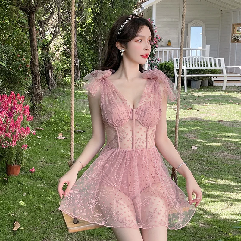 2026 Neu eingetroffen: Japanischer & Koreanischer INS-Stil – Rosa Spitzen-Mesh Sexy Bikini für Damen – Heiß begehrte Bademode für den Urlaub & Strand Image