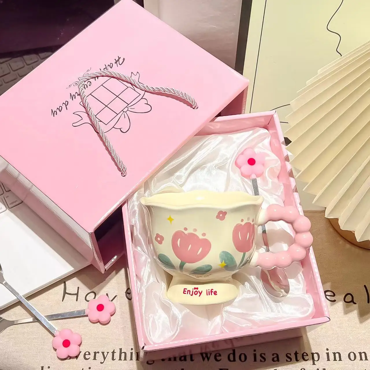 Mädchen Geburtstagsgeschenk Souvenir Kaffeetasse Tassen Kaffeetassen Kreative Blumenbecher Haushalt Keramiktasse Hochwertige Wassertasse Image