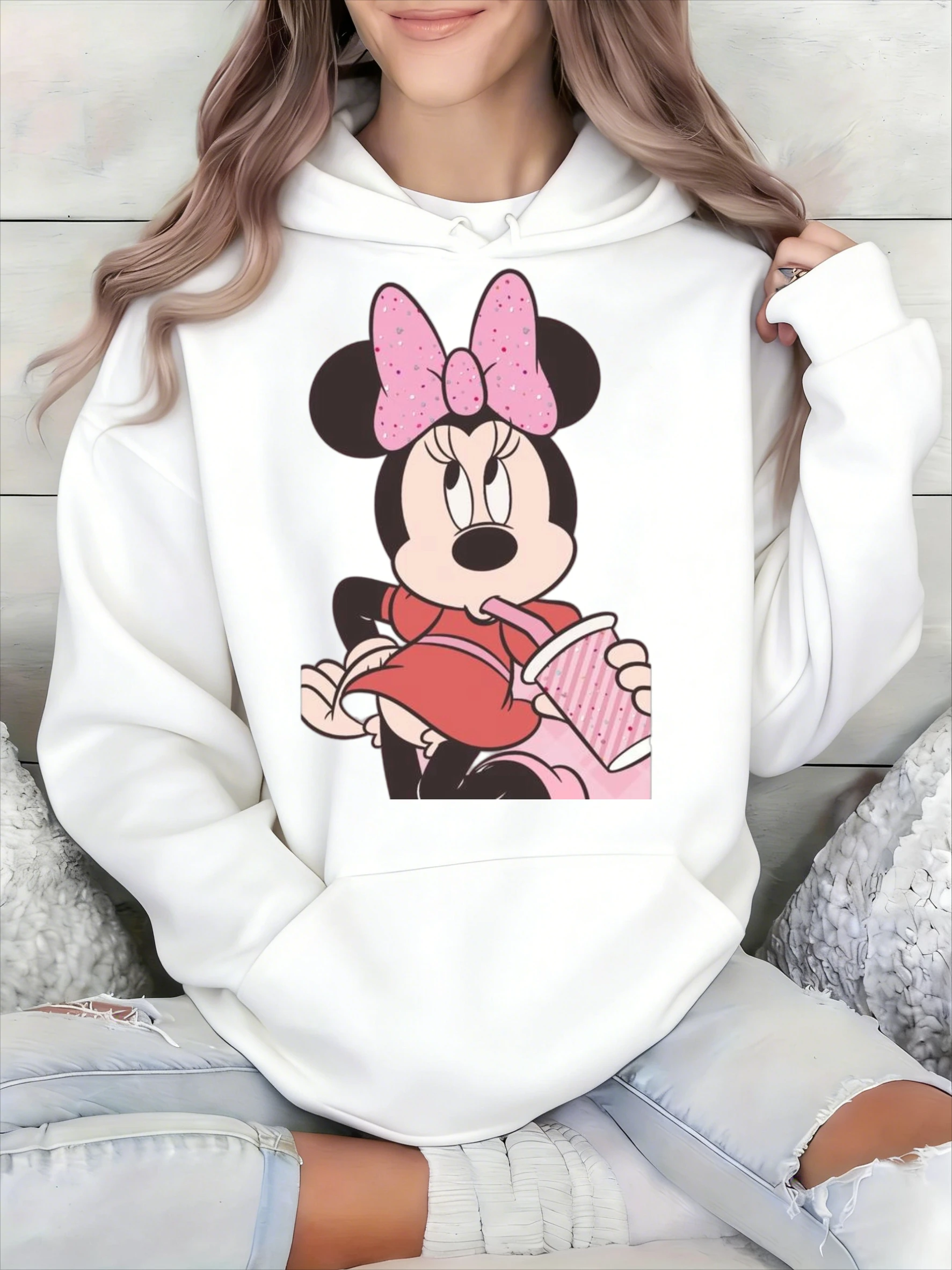 Damen-Kapuzenpullover aus weißer Baumwolle, Disney Mickey und seine Freunde, Minnie Mouse, rotes Kleid, rosa Getränk, Cartoon-Druck, lässig, langärmlig