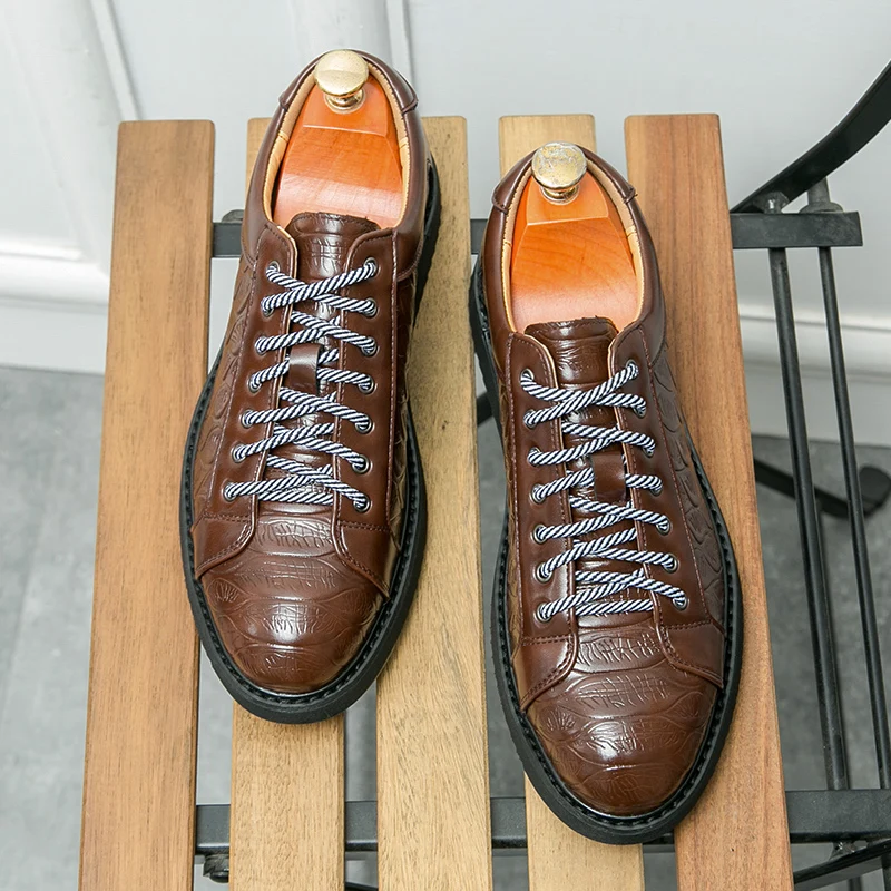 2024 mode Marke Dicken Sohlen Tragen-beständig männer Oxford Schuhe Klassische Braun männer Casual Schuhe Anti Slip fahren Schuhe