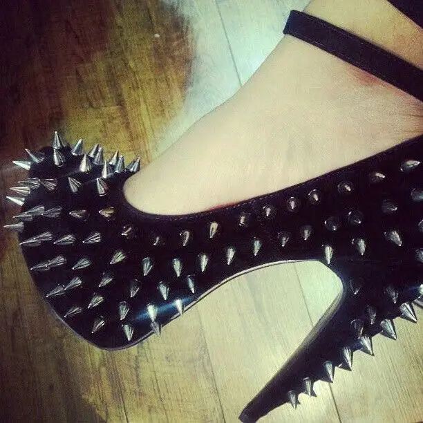 Sexy Stil Schwarz Nieten Runde Kappe Frauen Pumpt Schuhe Stiletto Super High Heels Schnalle Große Größe Clubnight Kleid Schuhe