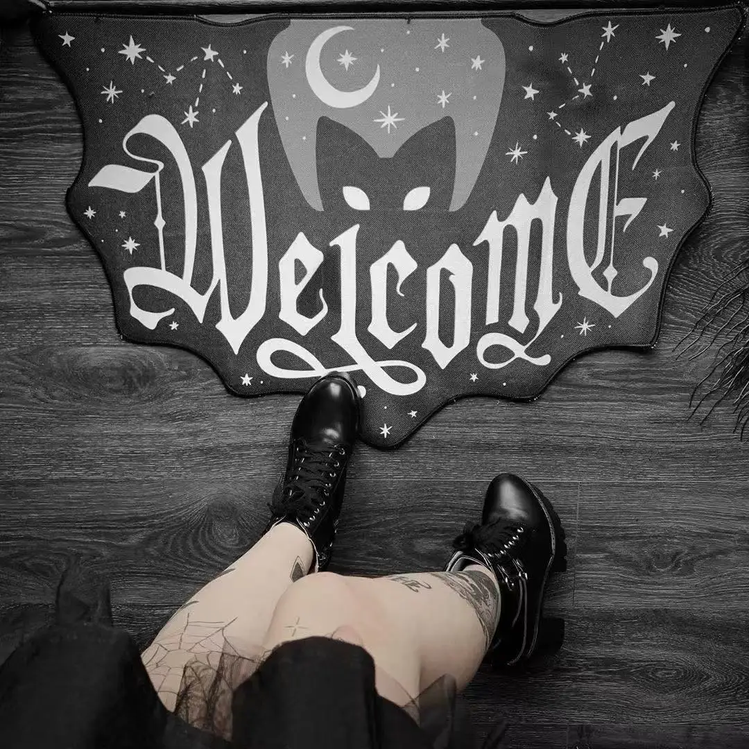 VIKAMA Gothic Dark Halloween Schwarz Schlafzimmer Fußmatte Teppich Bodenmatte Kleine Familie Wohnmatte Eingang Fußmatte Image