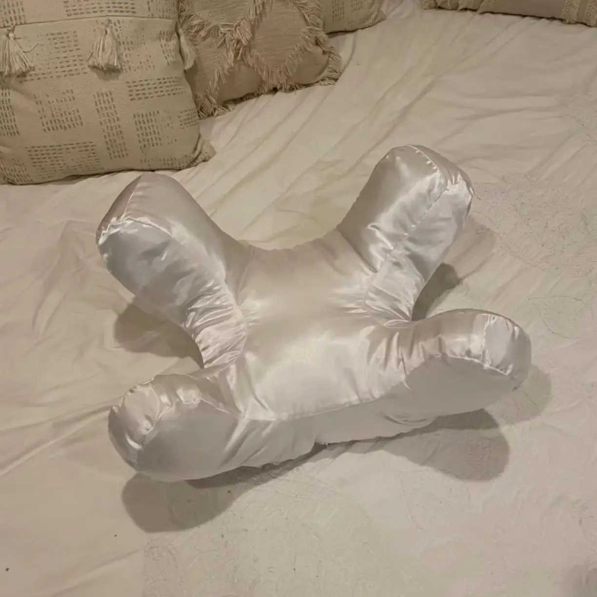 Perfektes Gesichtskissen, ultraweiches Polsterkissen, Schönheitsslafen, Rückenschlafkissen mit Kissenbezug Image