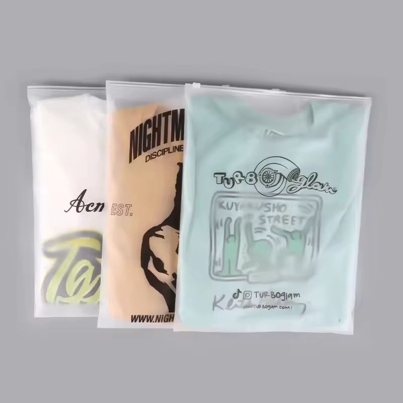 Customized Frosted Zipper Packaging Bags With Logo 50Pcs Set For Clothing & Products 11.81x15.75 In